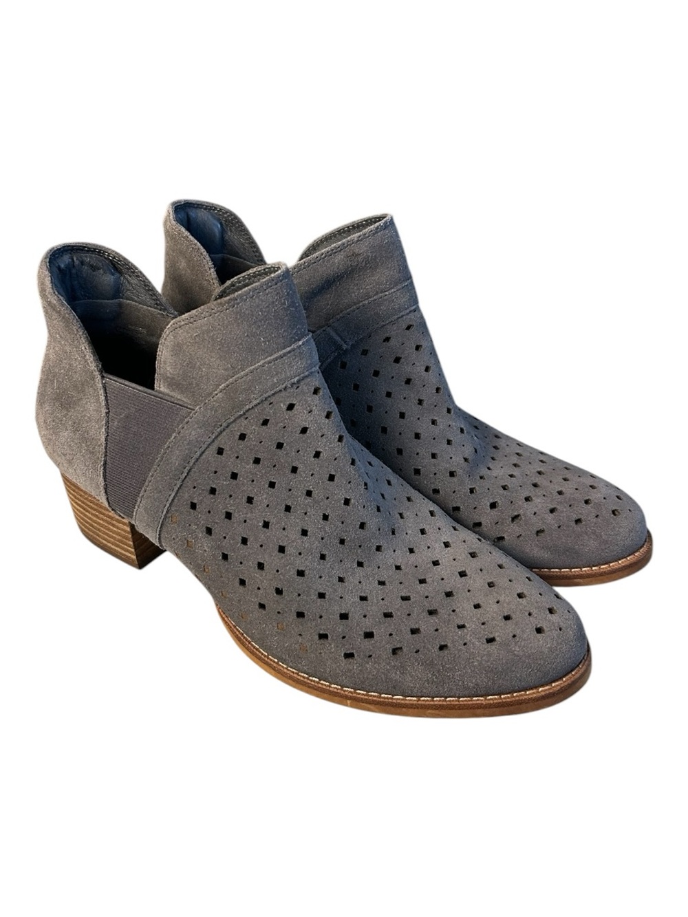 Earth Keren Gray Suede Laser Cut Ankle Booties Size 10B